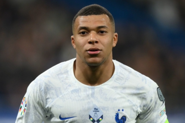Kolo Muani revela como experimentou a máscara de Kylian Mbappe na Euro 2024