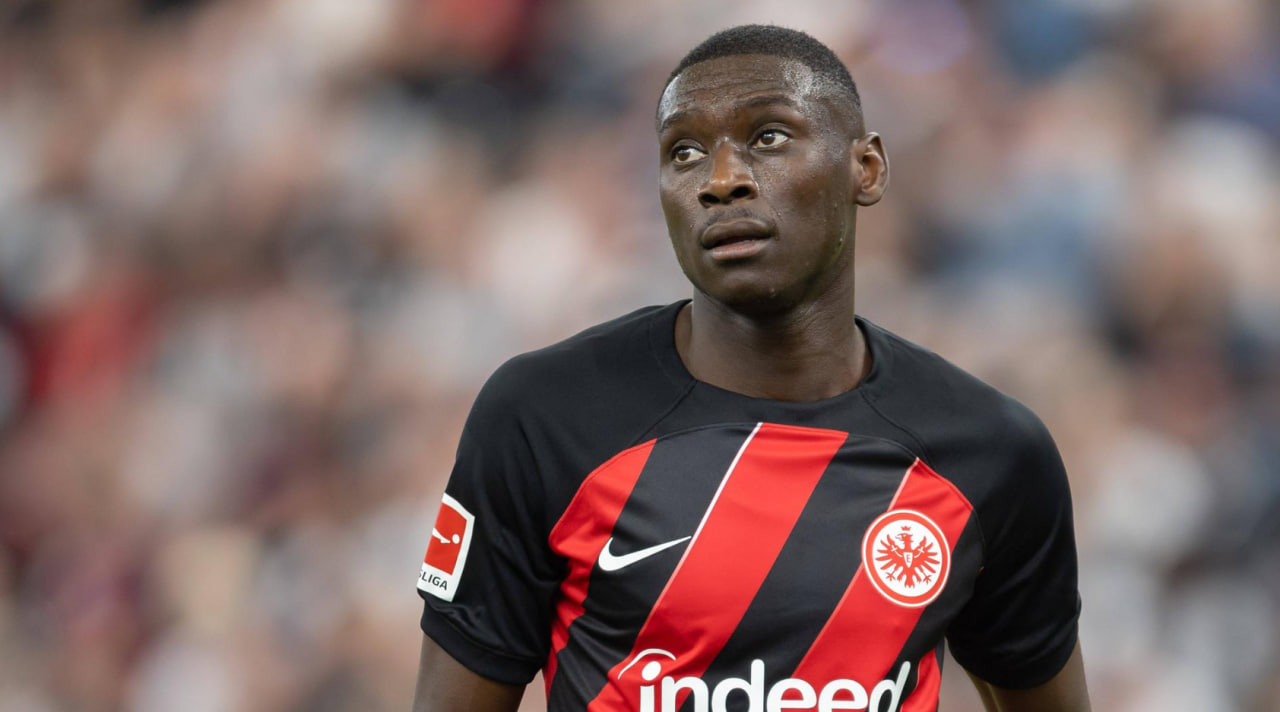 As lutas de Randal Kolo Muani no PSG: enfrentando desafios e incertezas futuras