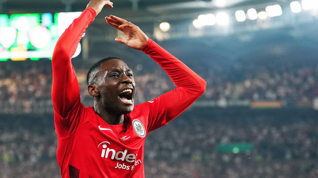 Perspectivas de transferência de Randal Kolo Muani: interesse do Bayern de Munique e do AC Milan