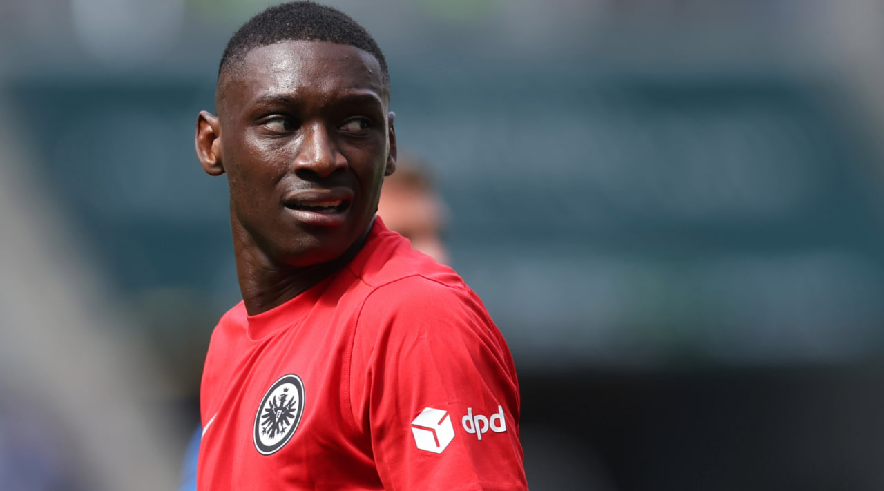 Possível troca de jogadores: o impacto de Kolo Muani e Duran no PSG e no Aston Villa